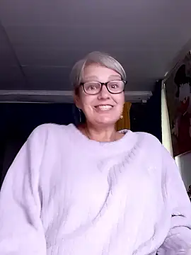 Snapshot of irinamaux chatting on June 7, 2026, 7:57 am irinamaux online show from June 7, 2026, 7:57 am