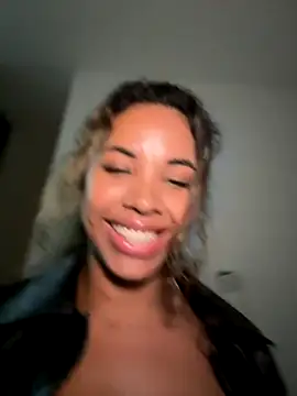 Snapshot of Brunettexio chatting on October 17, 2025, 11:50 pm Brunettexio online show from October 17, 2025, 11:50 pm