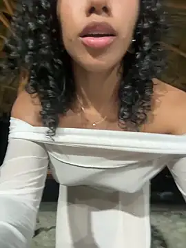 Snapshot of Brunettexio chatting on March 21, 2025, 1:13 am Brunettexio online show from March 21, 2025, 1:13 am