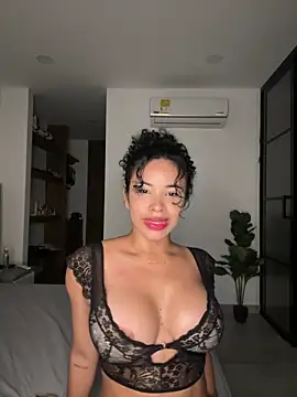 Snapshot of Brunettexio chatting on February 5, 2025, 11:17 pm Brunettexio online show from February 5, 2025, 11:17 pm