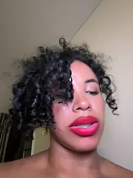 Snapshot of Brunettexio chatting on March 7, 2025, 5:18 am Brunettexio online show from March 7, 2025, 5:18 am