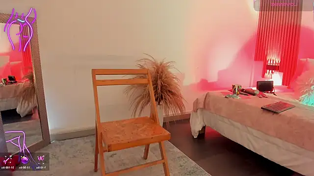 fransheska rossi online show from November 27, 2025, 1:22 pm