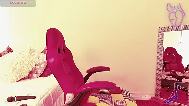 fransheska rossi online show from September 10, 2025, 12:37 pm