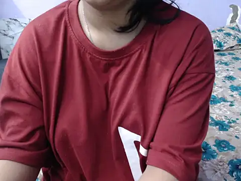 Freya nia online show from October 4, 2025, 3:35 pm