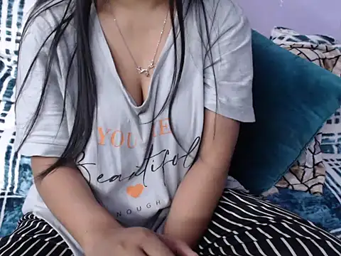 Freya nia online show from December 2, 2025, 6:59 am