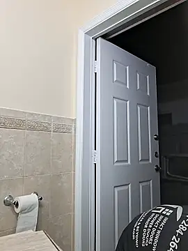 Zander823 online show from April 8, 2026, 2:46 am