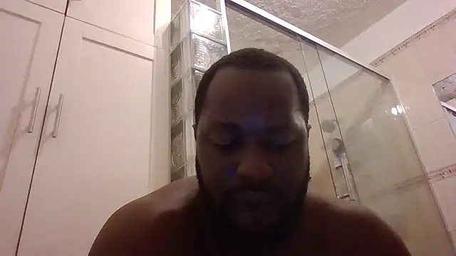 Snapshot of Bighood_T chatting on June 25, 2026, 5:23 am Bighood T online show from June 25, 2026, 5:23 am