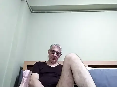 BIGUNCUTHARDCOCK online show from October 15, 2025, 2:21 am