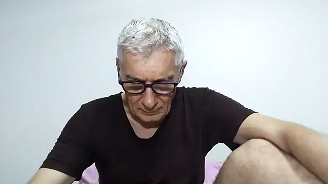 BIGUNCUTHARDCOCK online show from April 17, 2026, 12:46 am