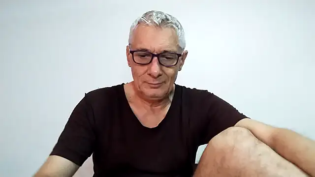 BIGUNCUTHARDCOCK online show from April 10, 2026, 1:23 am