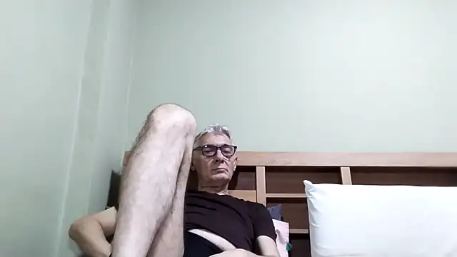 BIGUNCUTHARDCOCK online show from October 4, 2025, 3:13 pm