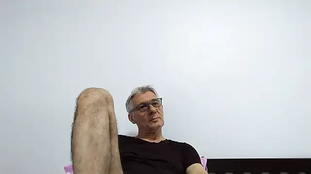 Snapshot of BIGUNCUTHARDCOCK chatting on May 15, 2026, 11:14 pm BIGUNCUTHARDCOCK online show from May 15, 2026, 11:14 pm