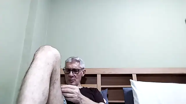 BIGUNCUTHARDCOCK online show from October 3, 2025, 2:40 pm