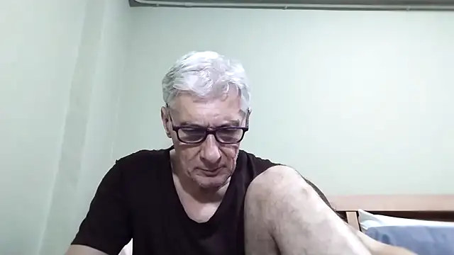 BIGUNCUTHARDCOCK online show from October 31, 2025, 1:19 pm