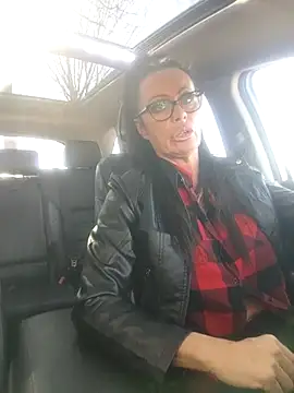 Misses-Cougar online show from March 19, 2025, 1:07 pm