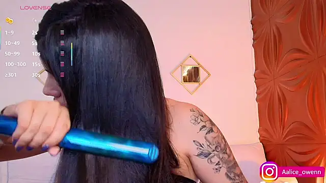 Aliceowenn online show from September 25, 2025, 9:10 pm