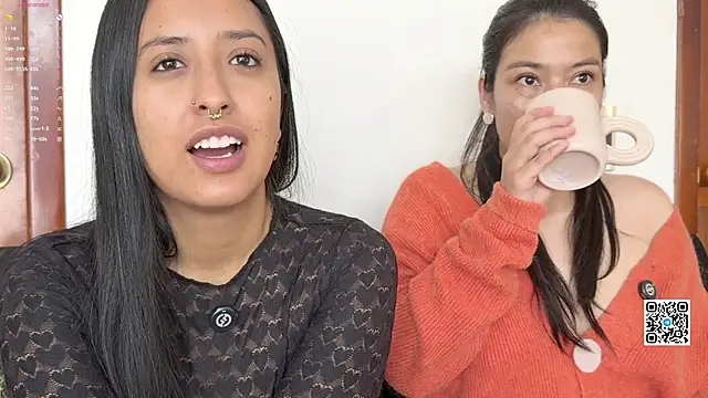 2SummerLove1 online show from April 7, 2026, 2:19 pm