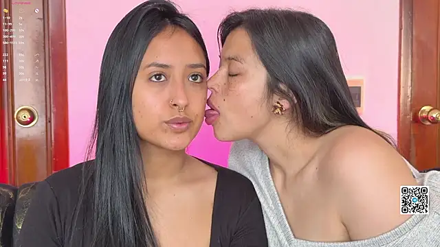 2SummerLove1 online show from March 20, 2026, 8:10 pm