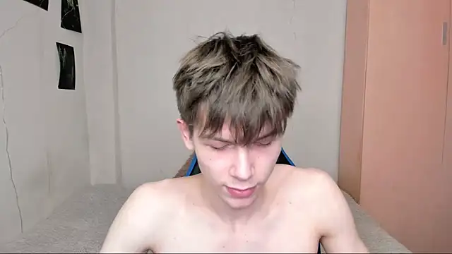 Makentoshi  online show from March 12, 2025, 9:23 am