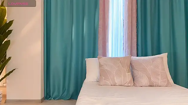 UrGoddessJenny online show from June 15, 2026, 1:33 pm
