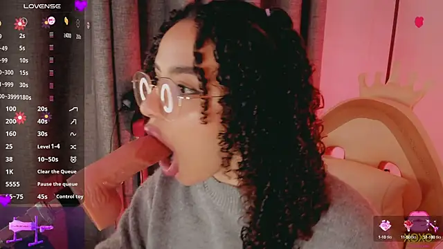 Snapshot of Queen_Deepthroat chatting on October 8, 2025, 11:49 pm Queen Deepthroat online show from October 8, 2025, 11:49 pm