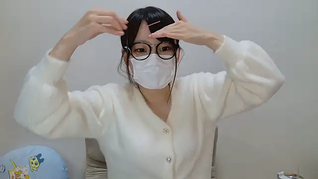 hi---chan- online show from February 7, 2025, 11:55 pm