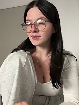 Snapshot of RoxiBlack chatting on December 17, 2025, 4:45 pm RoxiBlack online show from December 17, 2025, 4:45 pm