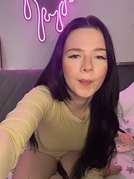 RoxiBlack online show from April 17, 2026, 7:55 am