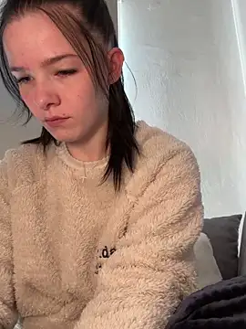 Snapshot of RoxiBlack chatting on December 15, 2025, 7:58 am RoxiBlack online show from December 15, 2025, 7:58 am