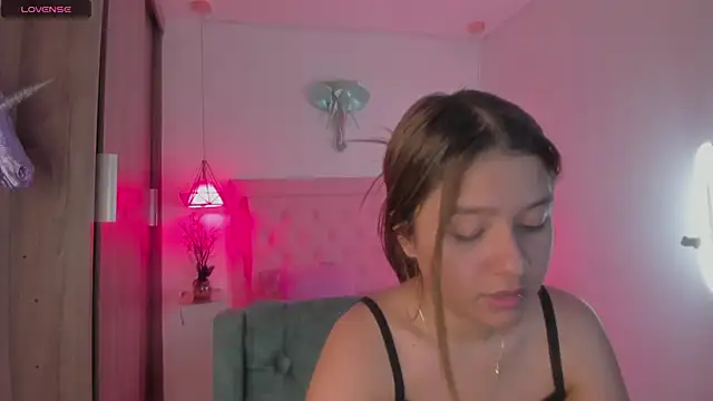 kimmy099 online show from February 9, 2025, 10:54 pm