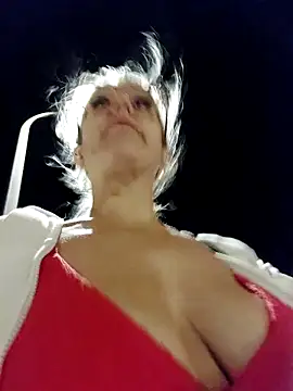 Snapshot of blondyruby chatting on September 19, 2025, 8:24 pm blondyruby online show from September 19, 2025, 8:24 pm