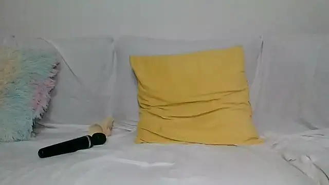 Snapshot of blondyruby chatting on November 21, 2025, 8:41 pm blondyruby online show from November 21, 2025, 8:41 pm