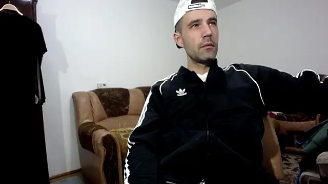 I like older menn online show from February 1, 2026, 6:33 am