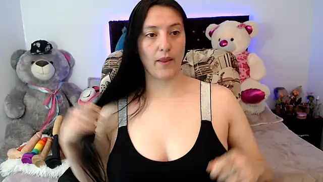 Lorenahot 06 online show from November 19, 2025, 7:14 pm