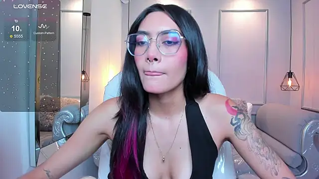 AzuraKindong online show from September 22, 2025, 7:20 pm