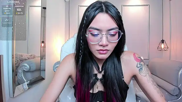 AzuraKindong online show from October 1, 2025, 7:40 pm