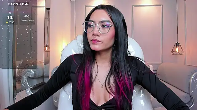 AzuraKindong online show from September 15, 2025, 7:25 pm