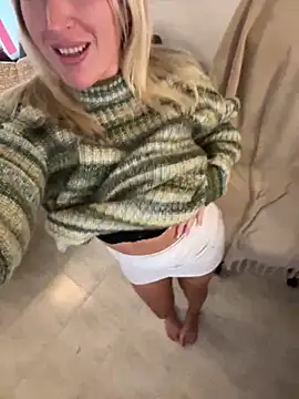 ChristyAdair online show from January 22, 2025, 9:32 pm