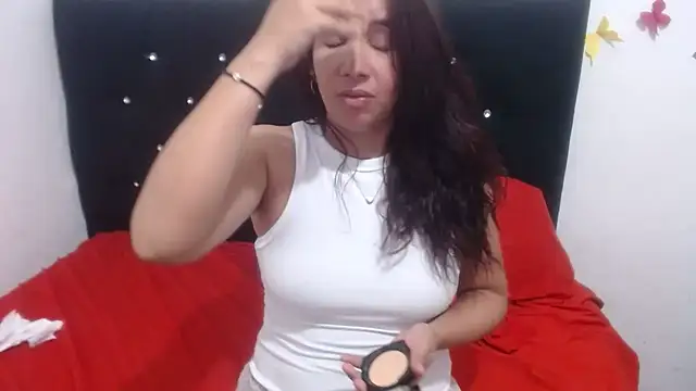 Ainhoa-hot online show from September 21, 2025, 2:28 am