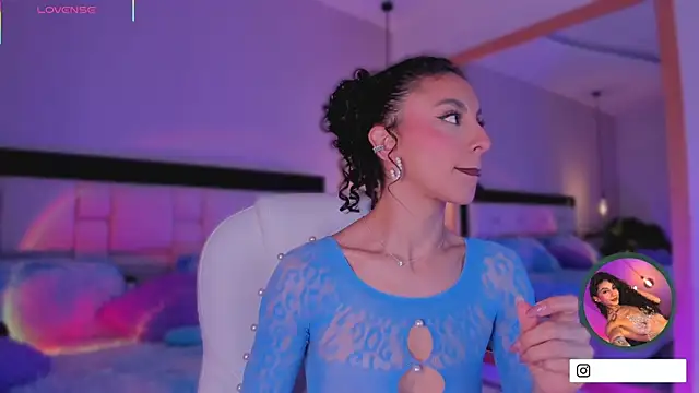 MiissCharlotte online show from September 29, 2025, 5:03 am