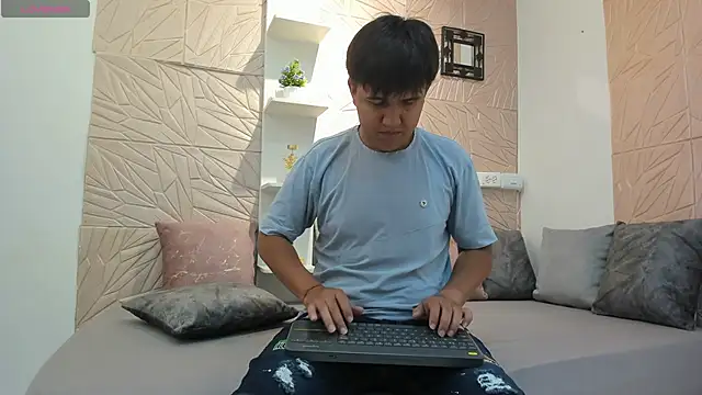 aron alexa online show from December 3, 2025, 1:06 am