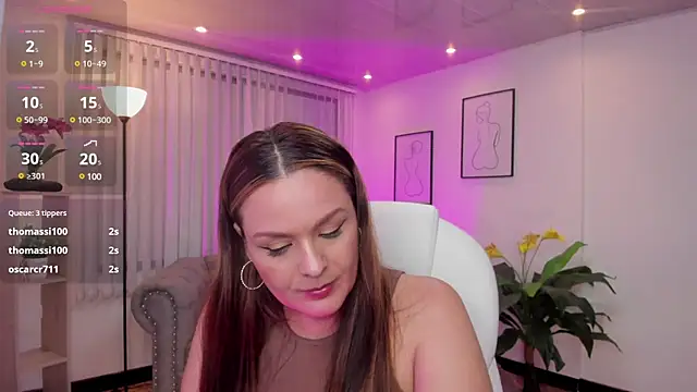 Snapshot of Aida_adams chatting on March 8, 2025, 2:12 am Aida adams online show from March 8, 2025, 2:12 am