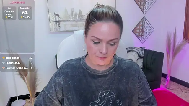 Snapshot of Aida_adams chatting on March 8, 2025, 11:28 pm Aida adams online show from March 8, 2025, 11:28 pm