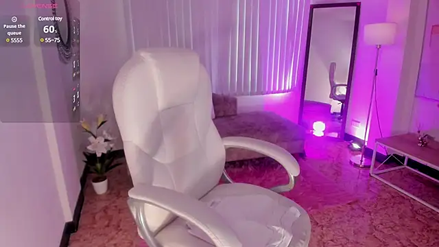 Snapshot of Aida_adams chatting on March 16, 2025, 7:38 pm Aida adams online show from March 16, 2025, 7:38 pm