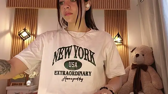 hannacruzsj online show from April 11, 2026, 7:50 pm