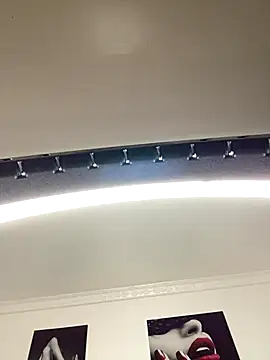 MsWhiteChocolatte online show from October 26, 2025, 9:20 am