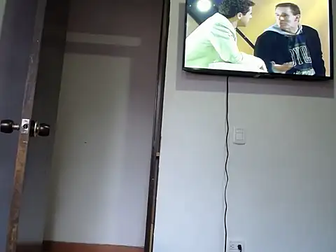 Laura martin  online show from November 15, 2025, 9:30 pm