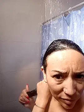 Laura martin  online show from October 8, 2025, 3:57 pm