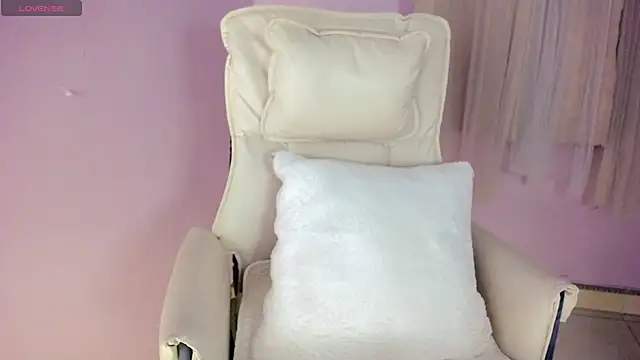   18Angel   online show from September 25, 2025, 11:27 am