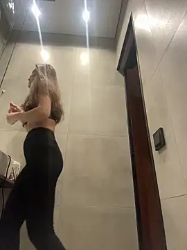 Snapshot of Daddysgirl_777 chatting on November 29, 2025, 4:12 am Daddysgirl 777 online show from November 29, 2025, 4:12 am